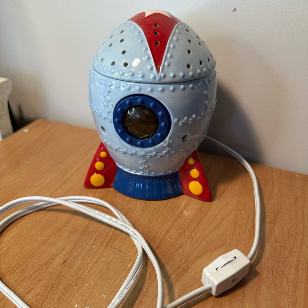 Scentsy Blastoff Rocket Warmer